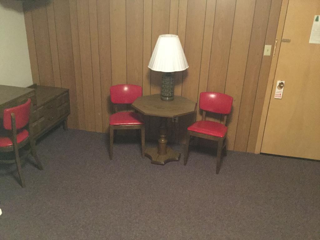 Cedars Motel Ironwood Extérieur photo