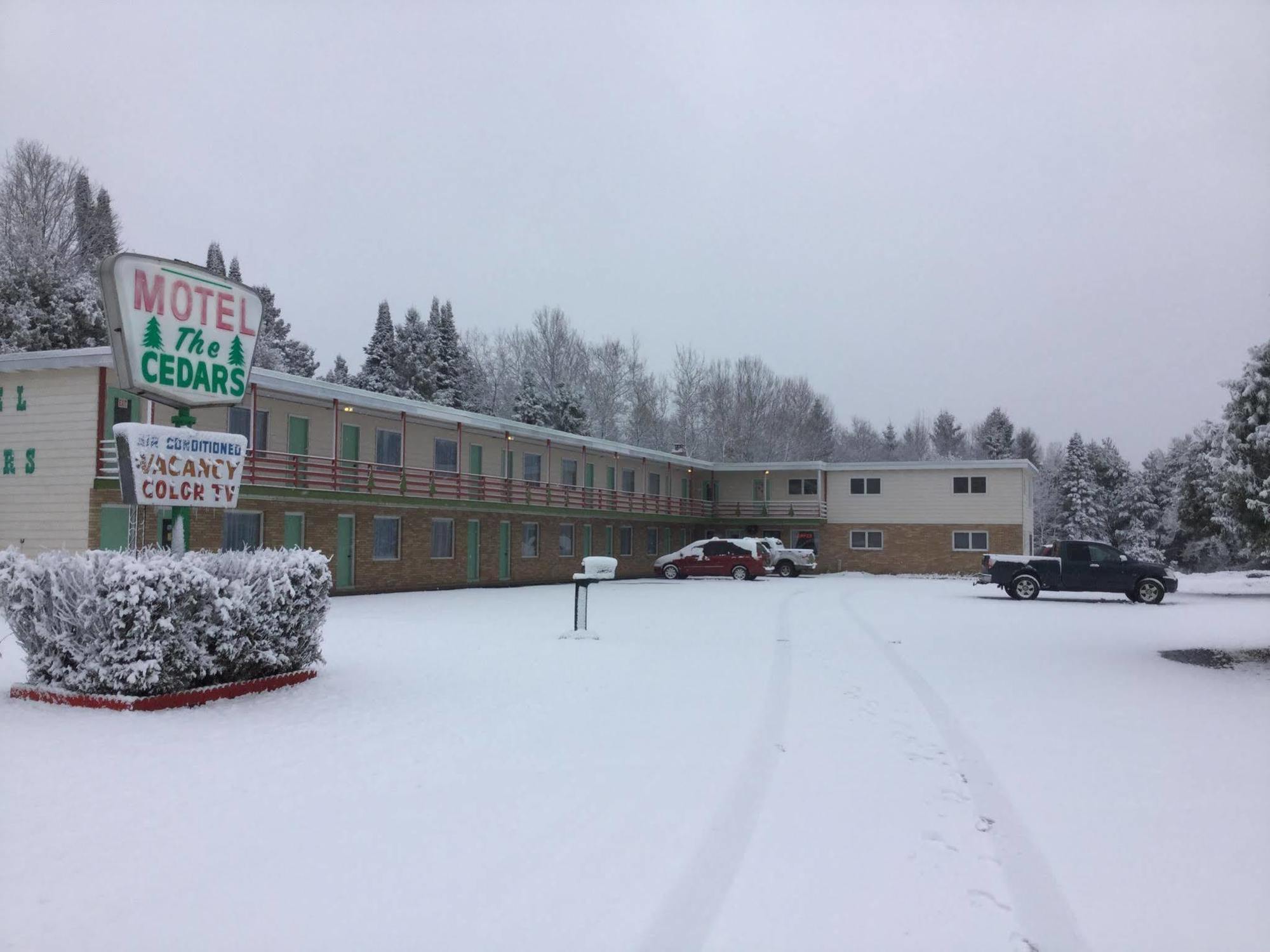 Cedars Motel Ironwood Extérieur photo