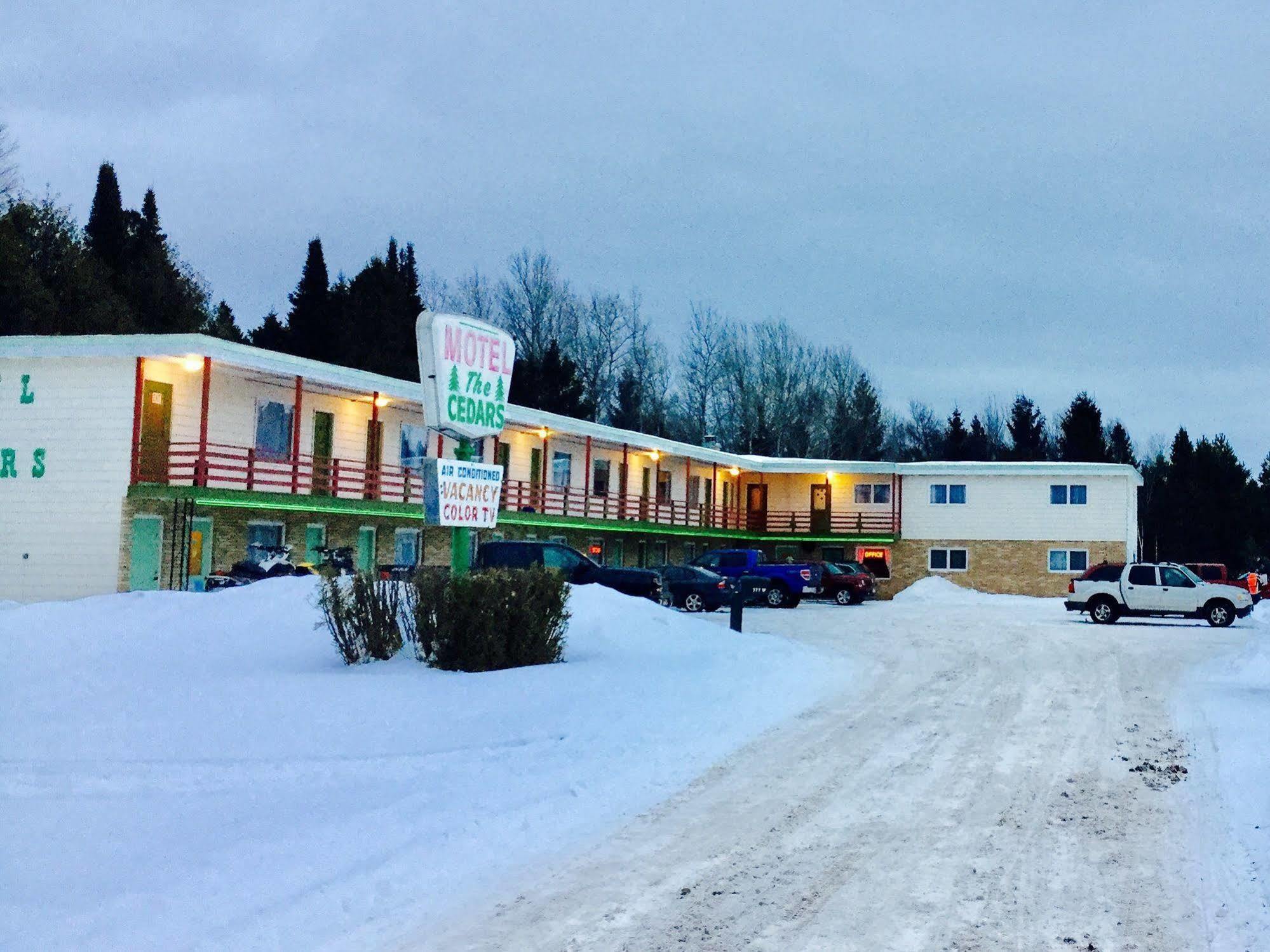 Cedars Motel Ironwood Extérieur photo