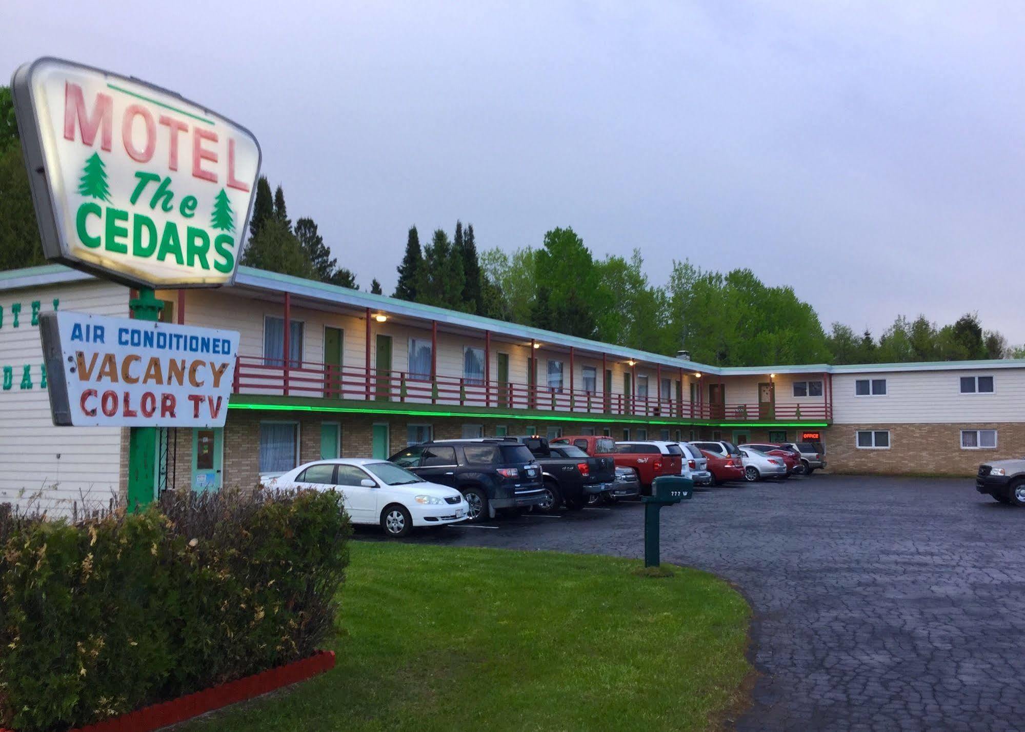 Cedars Motel Ironwood Extérieur photo