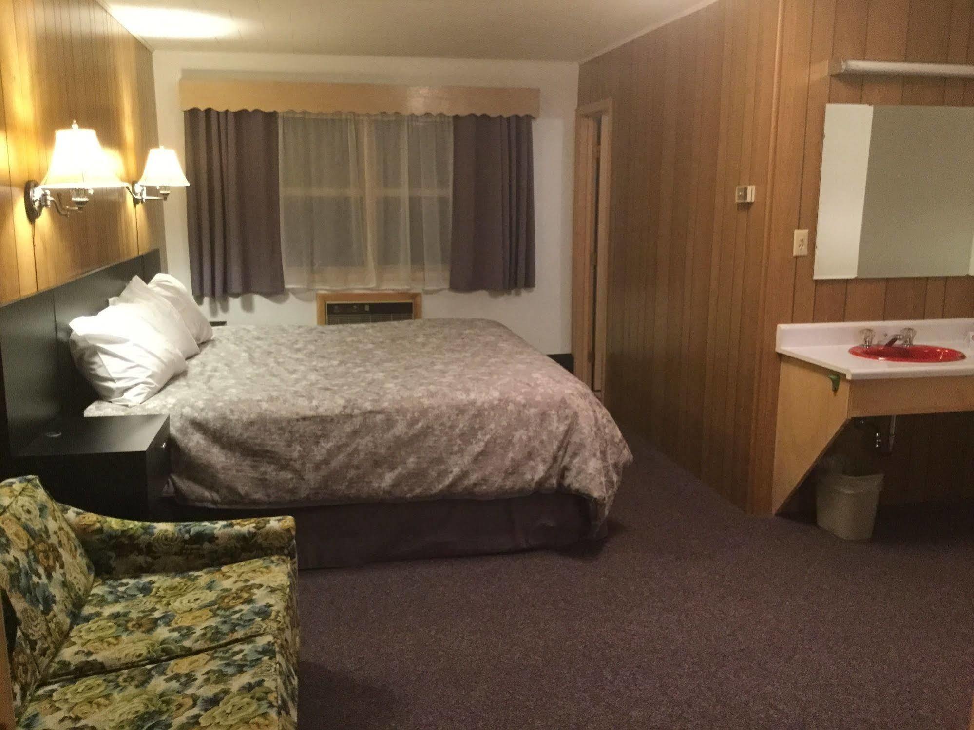 Cedars Motel Ironwood Extérieur photo