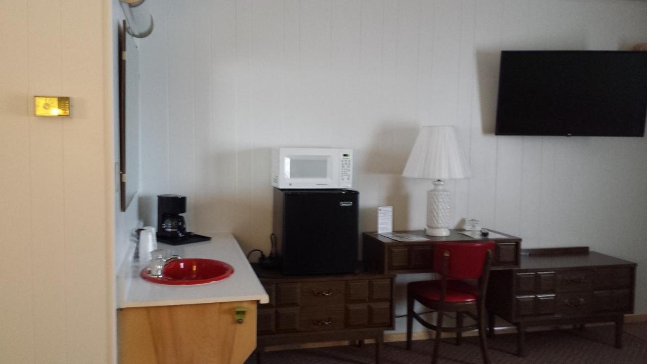 Cedars Motel Ironwood Extérieur photo